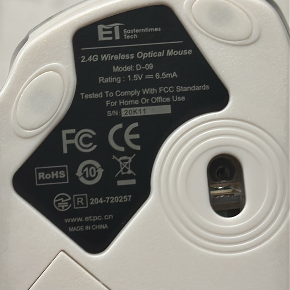 NWOT- VicTsing Wireless Silver-Gray and White Portable Mouse with USB Receiver - Picture 13 of 13